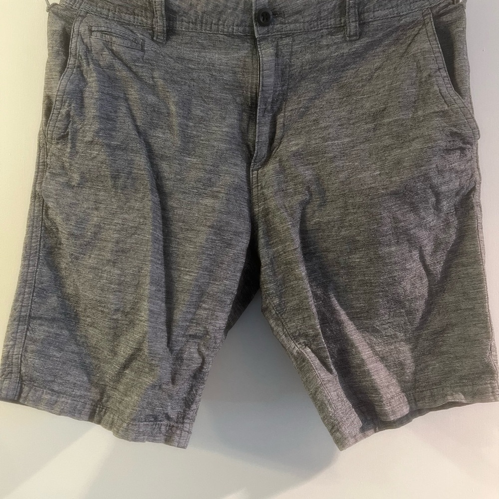 Express Heather Gray Men's Flat Front Shorts